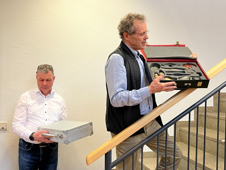 Anschauungs-Koffer für Schulen mit altägyptischen Grabbeigaben