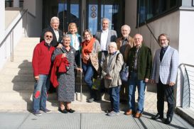 Klasse 13b besuchte ehemalige Schule