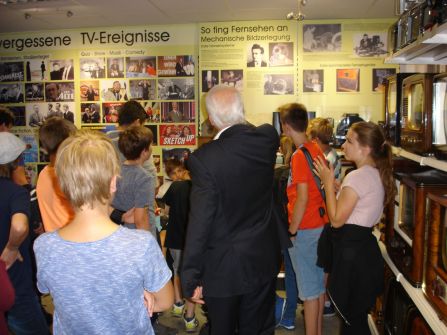 Den Abschluss der Führung bildet die Abteilung zur Geschichte des Fernsehens