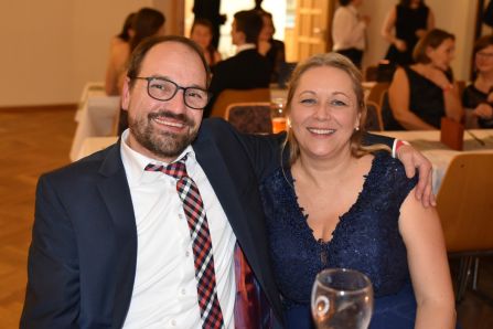 Die zukünftige stellvertretende Schulleiterin Sigrid Schiedermeier mit ihrem Mann Wolfram.