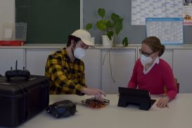 Mit der Drohne durch den Flügel