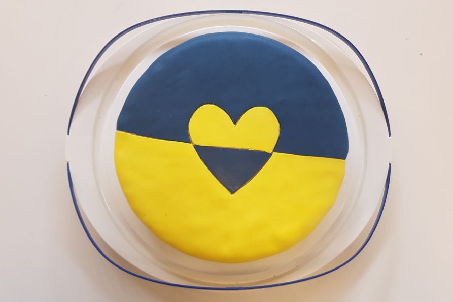 Ein Herz für die Ukraine – ein Zitronenkuchen der besonderen Art