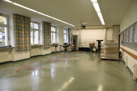 Zunächst wurde der Computerraum komplett ausgeräumt.