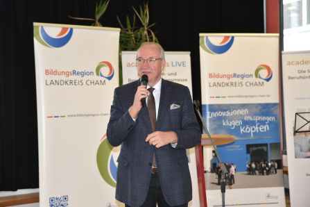 Landrat Franz Löffler bei seinem Grußwort