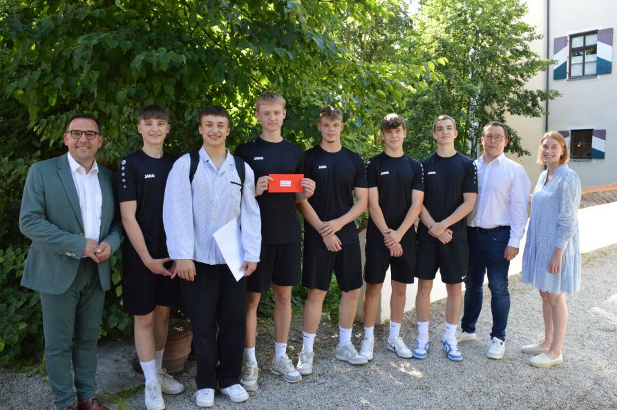 Das Team „Eazy-Real-Food“ wurde mit dem Preis für den besten Messestand geehrt.