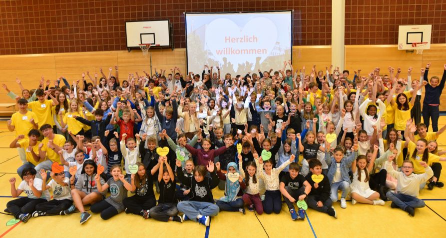 166 neue Fraunhofer wurden am Dienstag am Gymnasium begrüßt.