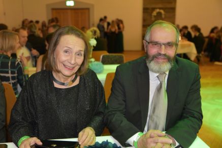 Der ehemalige Schulleiter des Fraunhofer-Gymnasiums, OStD a.D. Hubert Balk, war mit seiner Gattin zum Ball gekommen.