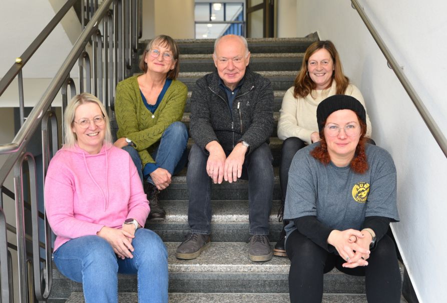 StDin Erika Christoph, OStRin Dr. Stefanie Dragon, OStR Hubert Bauer, OStRin Birgit Habler, OStRin Eva-Maria Schwarzfischer (v. l. n. r.)