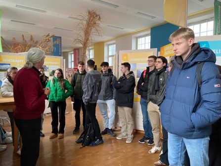 Im Ausstellungsraum von Carmen e.V.