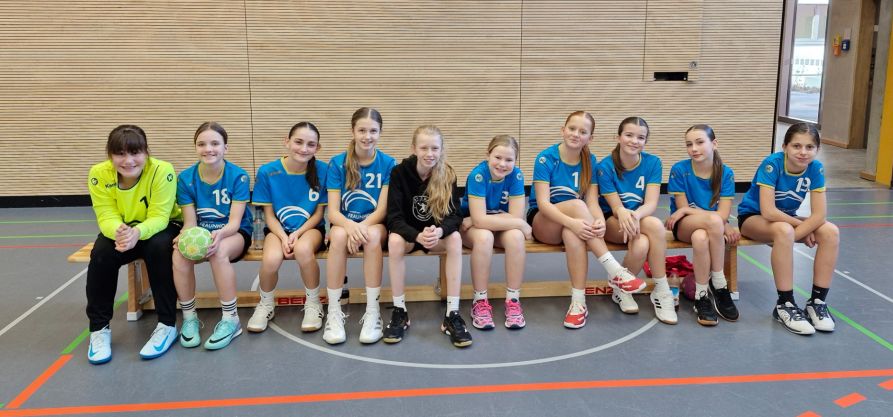 Paula Scholz (5c), Paula Laubmeier (5d), Stella Dischner (5f), Lena Baumgartner, Louisa Hauser (beide 6c), Anna Daiminger, Ida Kessler (beide 6d), Sophia Dischner, Marie Schönberger (beide 7b) und Nina Weber (7d)