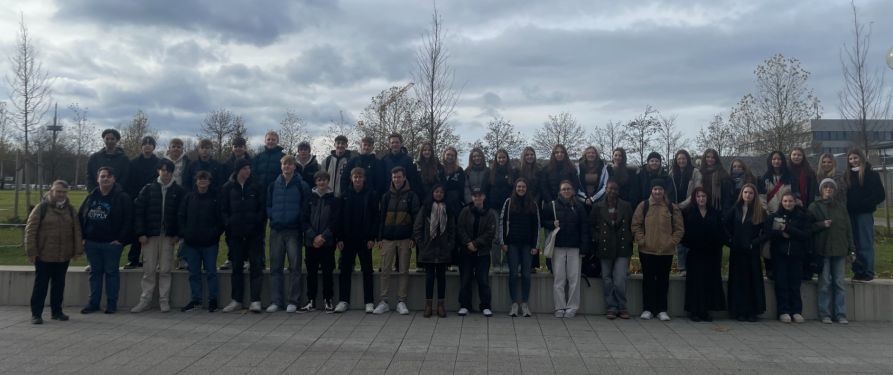 Die Fraunhofer-Schülerinnen und -Schüler verbrachten einen tollen Tag an der OTH Regensburg.