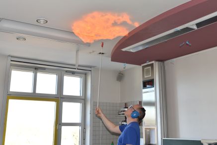 Richtig explosiv ging es in der Vorführung des Fachbereichs Chemie zu.