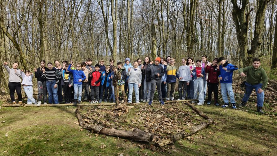Die sechsten Klassen am waldpädagogischen Tag der Gebundenen Ganztagsschule