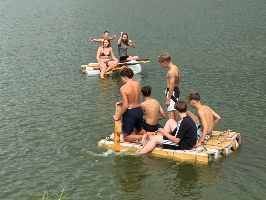 Großer Spaß auf dem Wasser