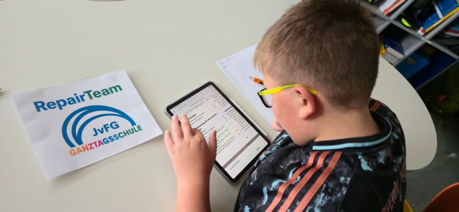 Schüler bei der Arbeit Schüler bei der Arbeit