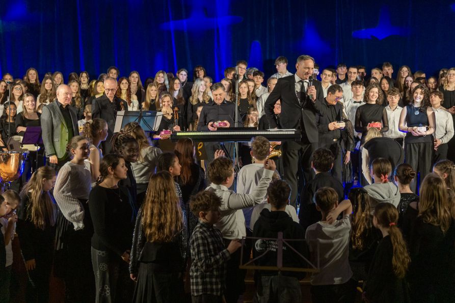 Am Ende des wundervollen Abends dankte Schulleiter Uwe Mißlinger den über 250 Mitwirkenden.