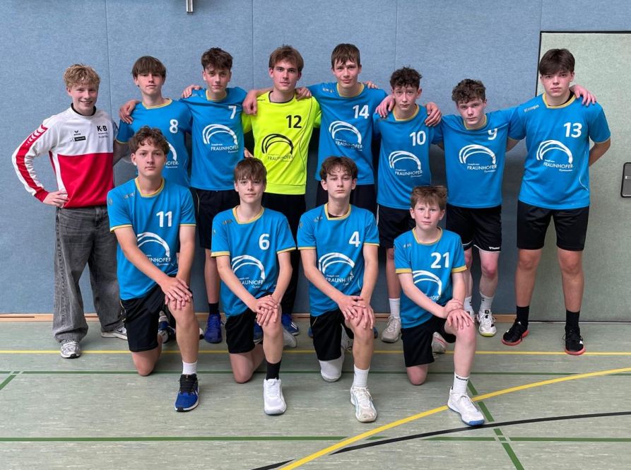 Spieler: Sebastian Sighiartau (8a), Quirin Komossa (8b), Jonathan Junker (8c), Magnus Beckmann (8c), Marius Laubmeier (9d), Emil Mißlinger (10c), Leo Zollner (10c), Dennis Mulzer (11b), Kilian Haselsteiner (11c), Karl Plötz (11c), Simon Schlecht (11c)  Betreuer: Luca Junker (10c)