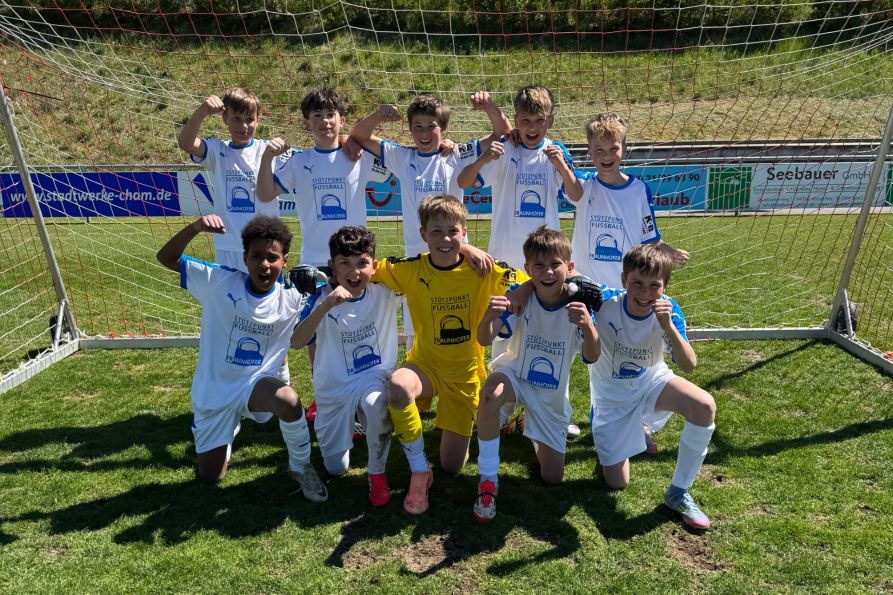 Das Fraunhofer-Team der Jungen IV gewann das Kreisfinale mit einem Ergebnis von 14:3 gegen die Realschule der Pfingstrittstadt aus Bad Kötzting.