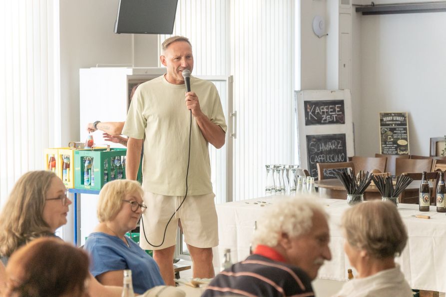 Uwe Mißlinger bei der Begrüßung