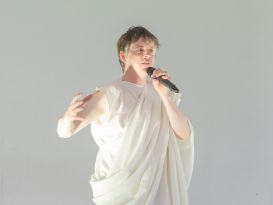 Ein „Latin Lover“ auf der Bühne